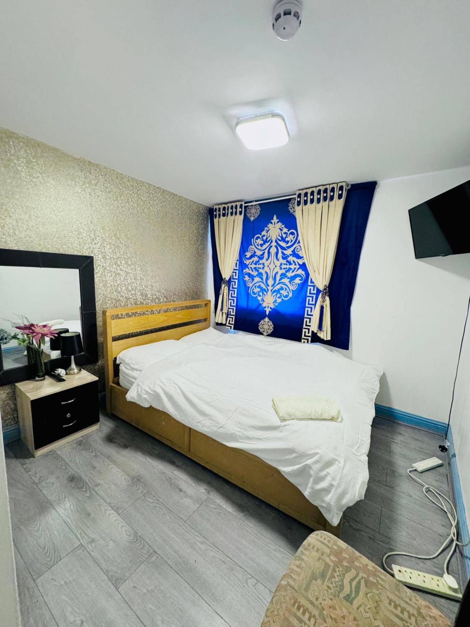 Unique Private Rooms Bolton Dış mekan fotoğraf