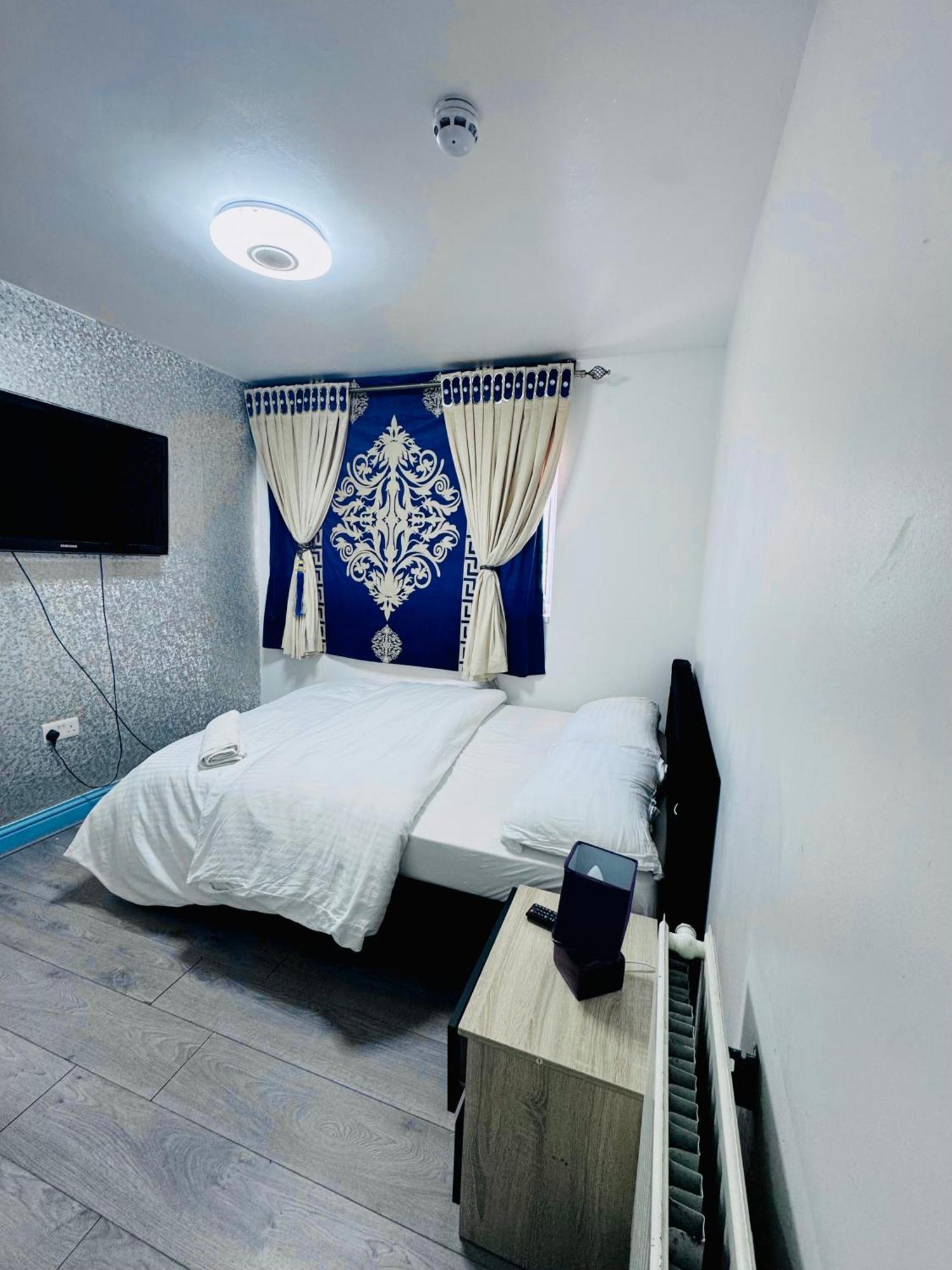 Unique Private Rooms Bolton Dış mekan fotoğraf